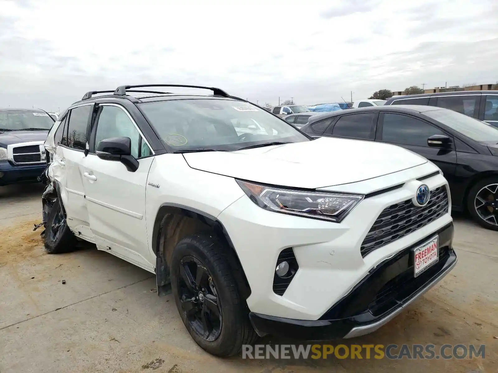 1 Photograph of a damaged car 4T3E6RFV9MU007574 TOYOTA RAV4 2021