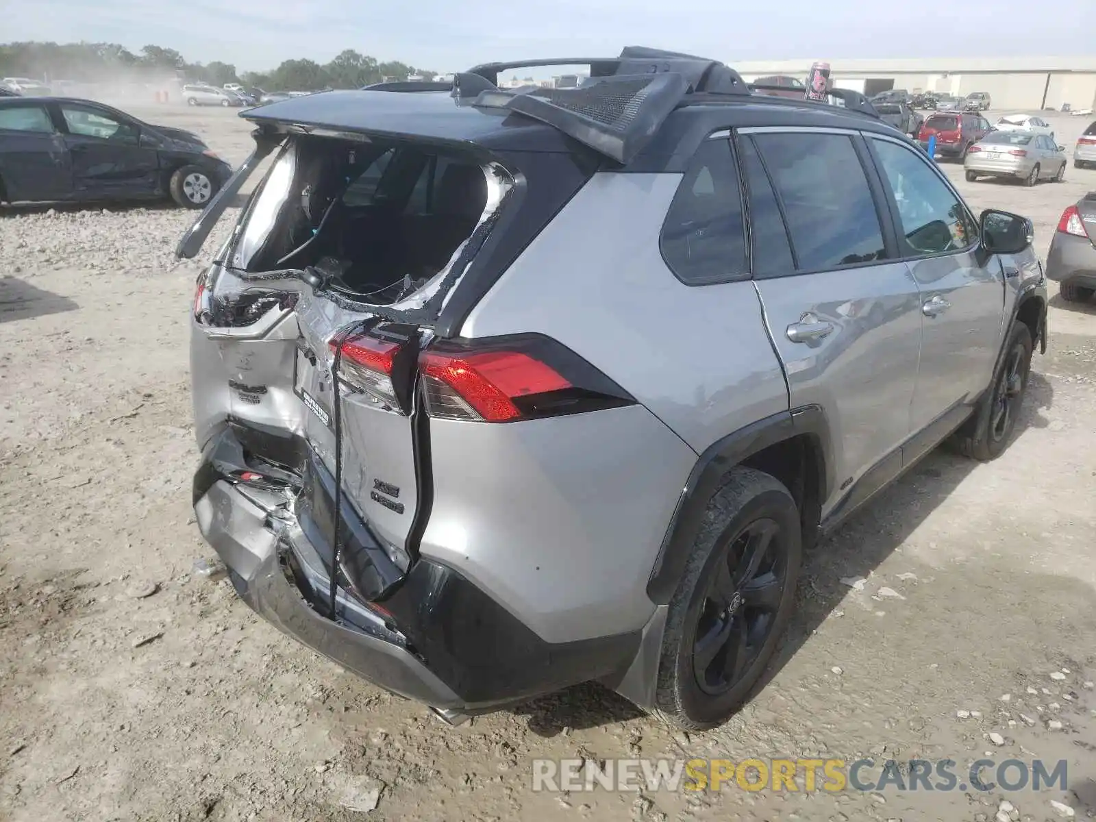 4 Photograph of a damaged car 4T3E6RFVXMU051020 TOYOTA RAV4 2021