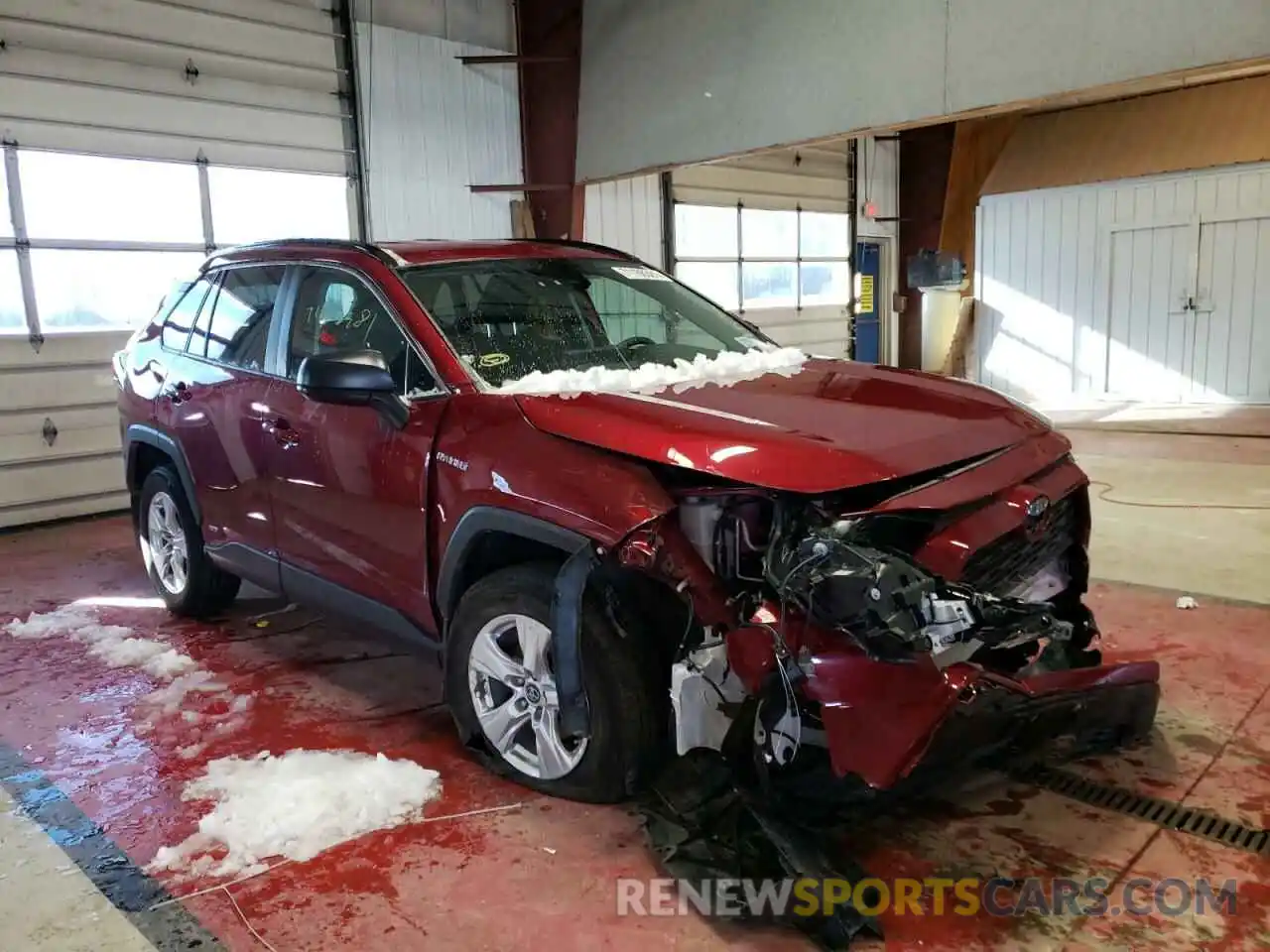 1 Photograph of a damaged car 4T3L6RFV3MU006735 TOYOTA RAV4 2021