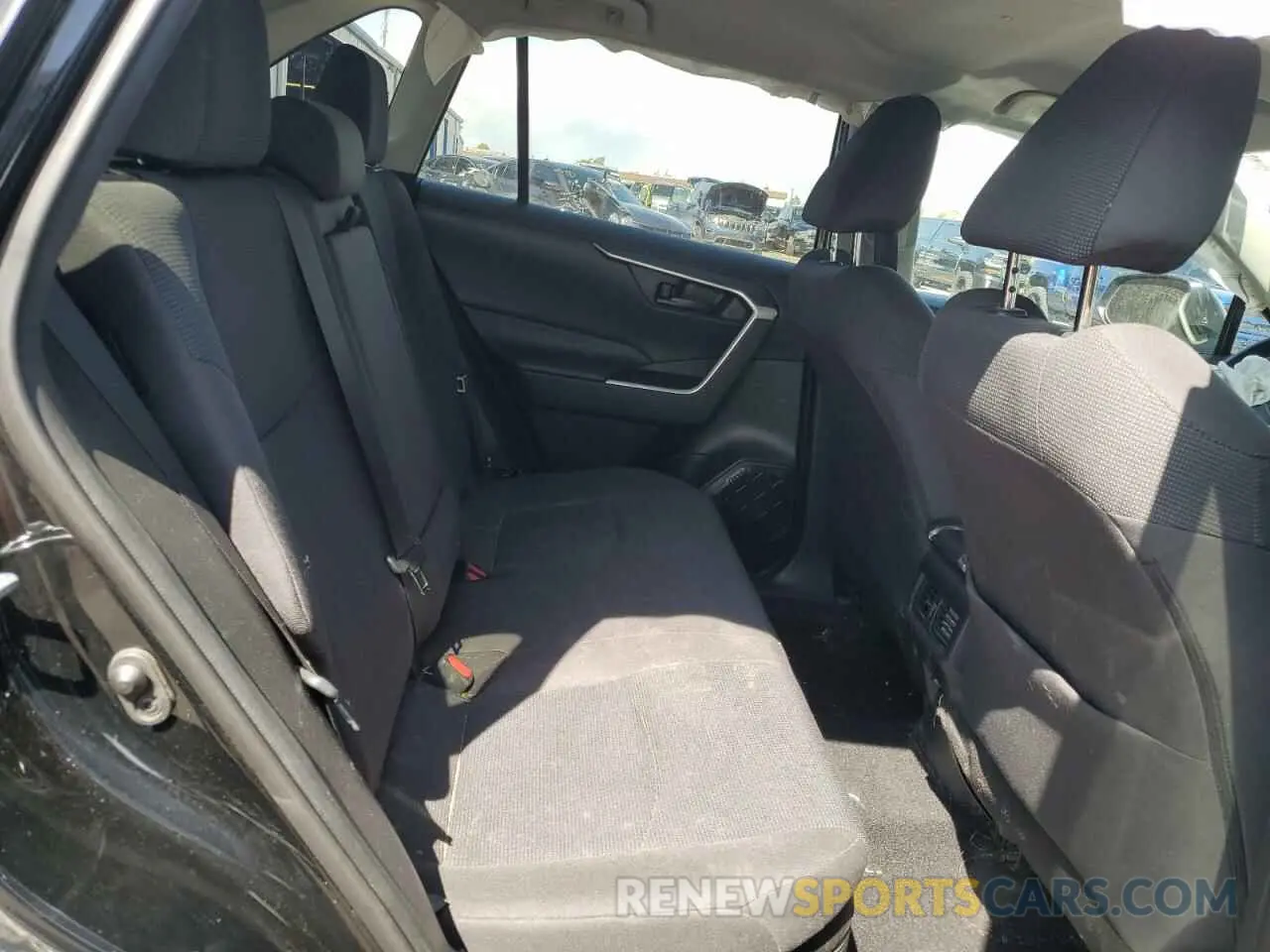 10 Photograph of a damaged car 4T3L6RFV5MU006056 TOYOTA RAV4 2021