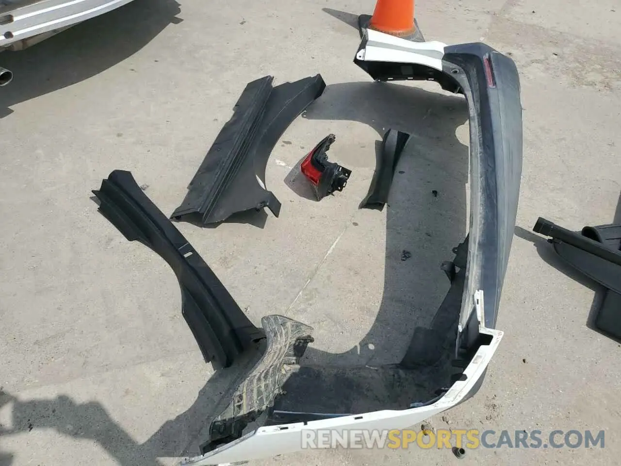 13 Photograph of a damaged car 4T3L6RFV5MU030681 TOYOTA RAV4 2021