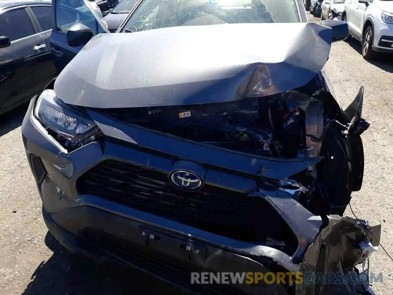 7 Photograph of a damaged car 4T3L6RFV7MU017043 TOYOTA RAV4 2021