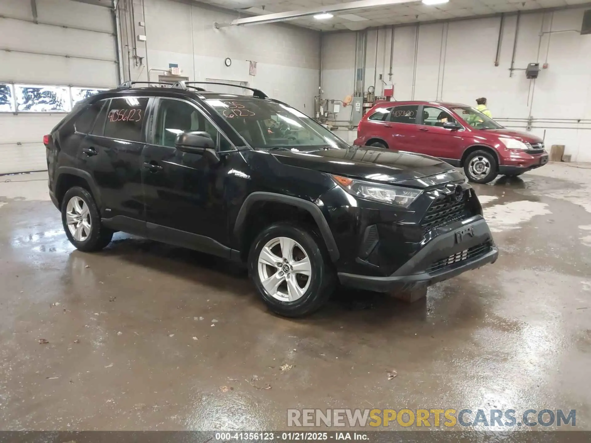 1 Photograph of a damaged car 4T3L6RFVXMU024696 TOYOTA RAV4 2021