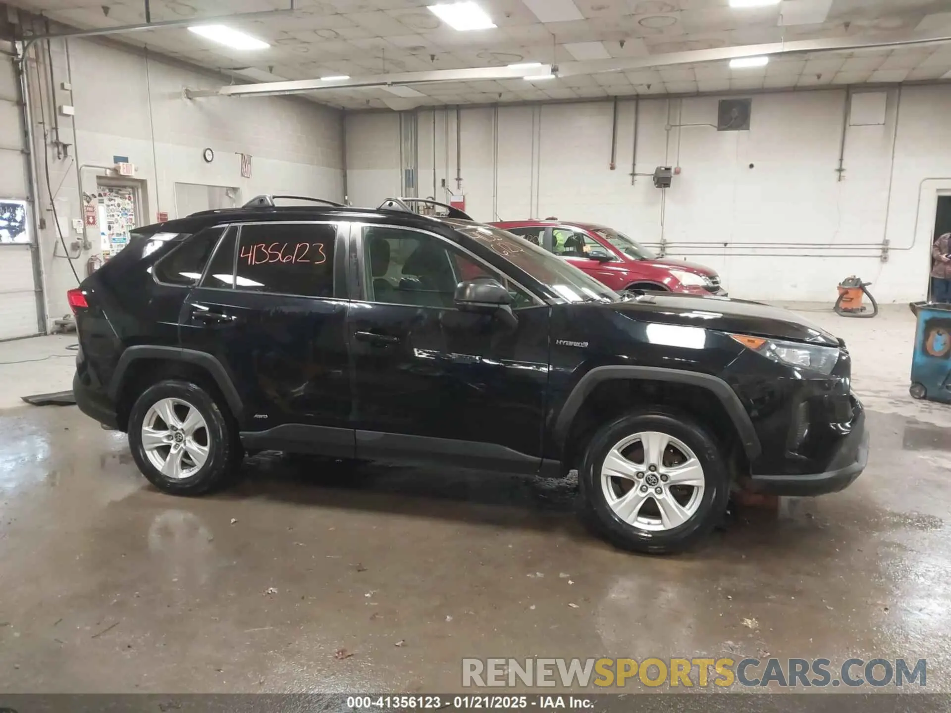 13 Photograph of a damaged car 4T3L6RFVXMU024696 TOYOTA RAV4 2021
