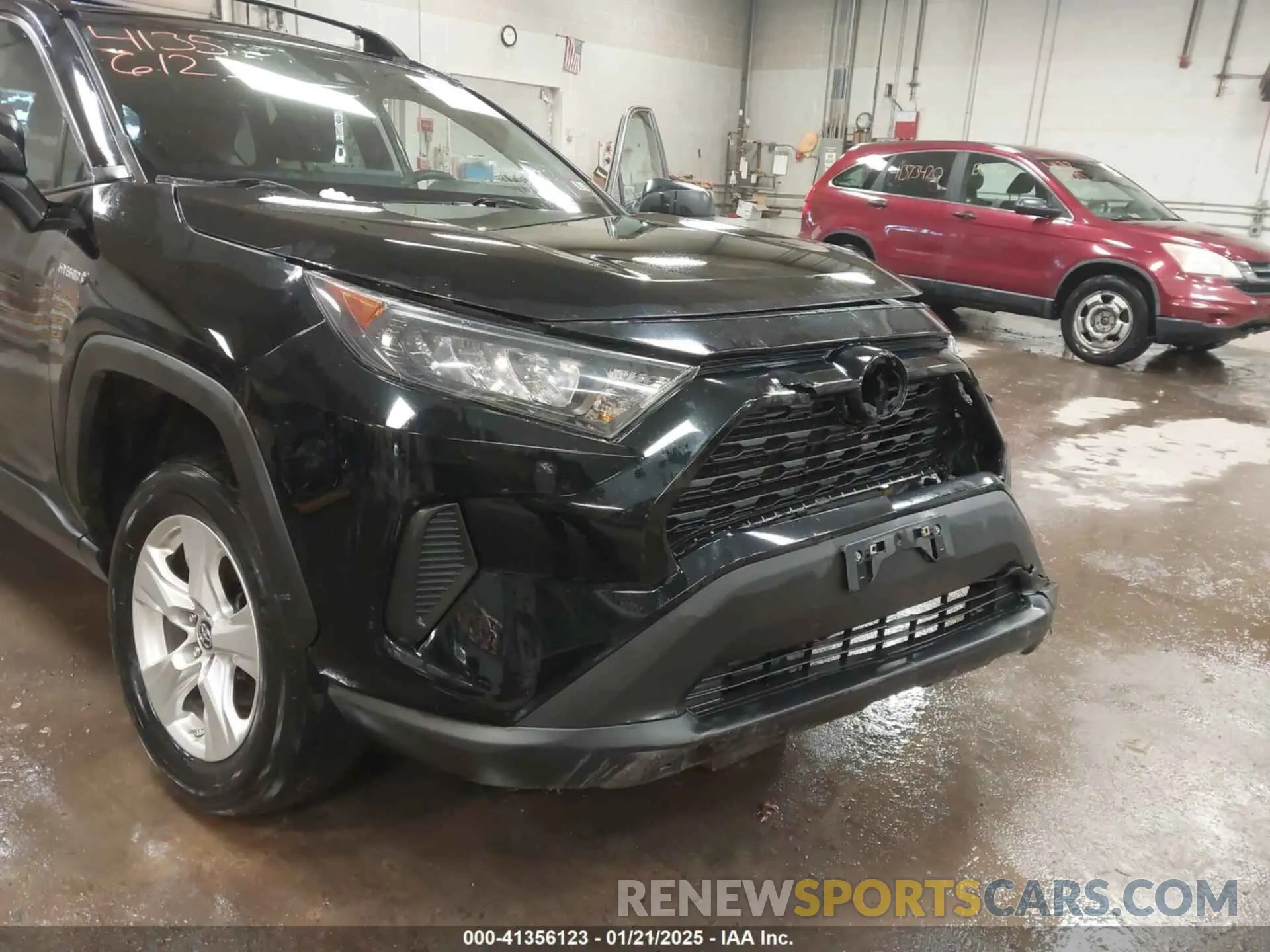 18 Photograph of a damaged car 4T3L6RFVXMU024696 TOYOTA RAV4 2021