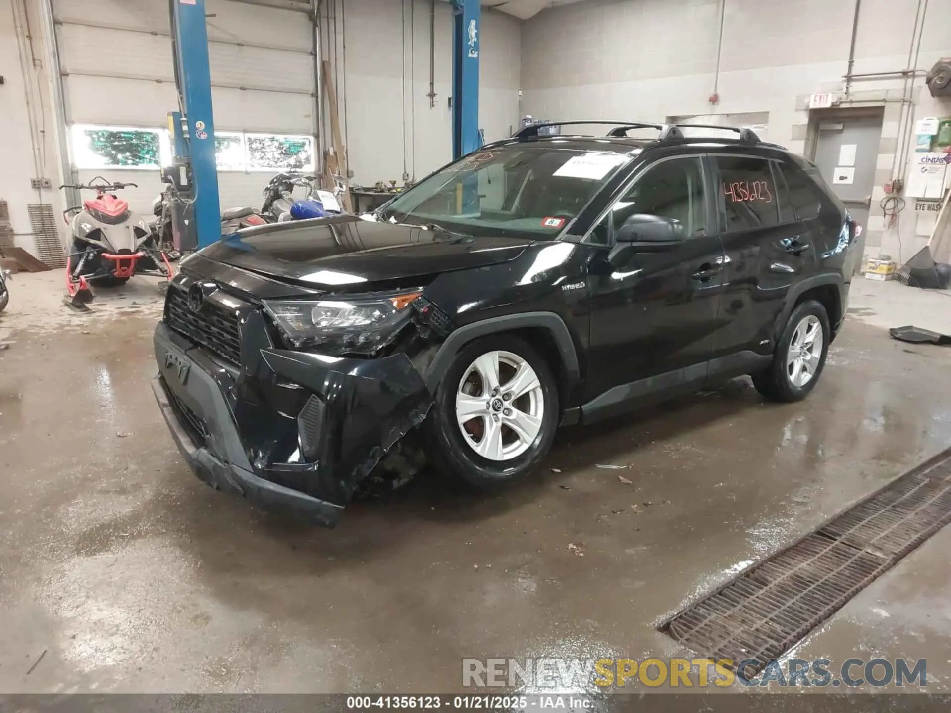 2 Photograph of a damaged car 4T3L6RFVXMU024696 TOYOTA RAV4 2021