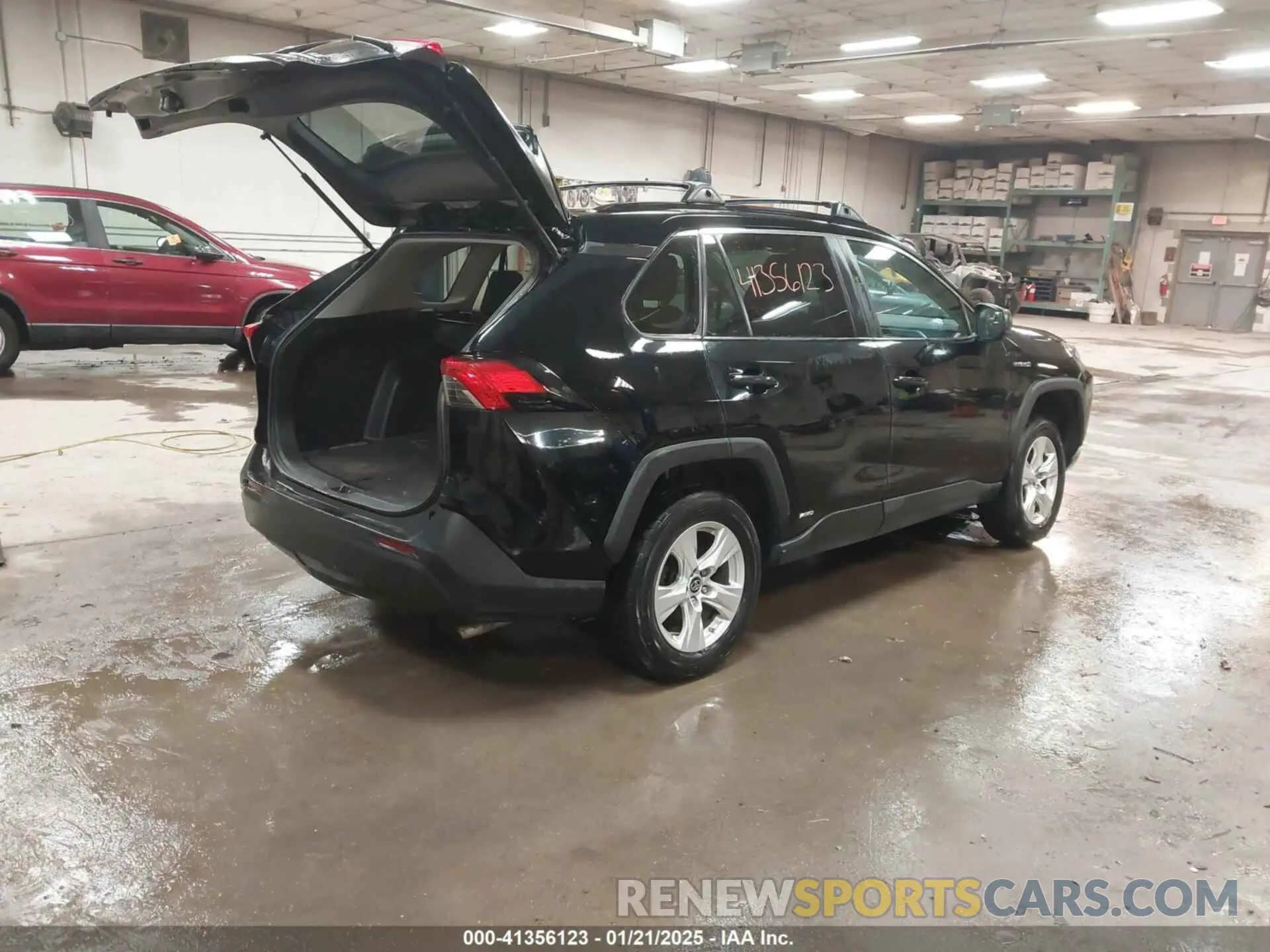 4 Photograph of a damaged car 4T3L6RFVXMU024696 TOYOTA RAV4 2021