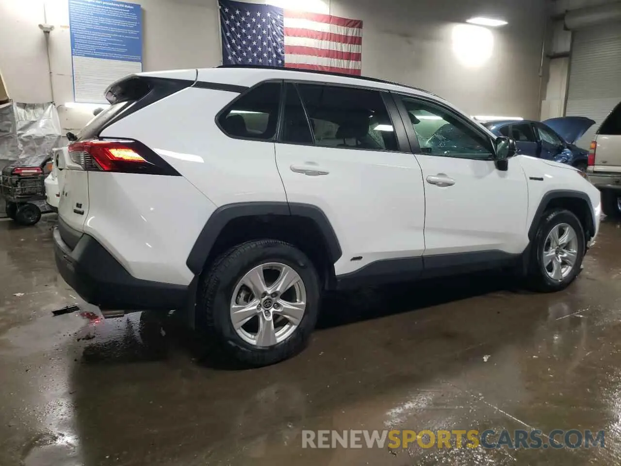 3 Photograph of a damaged car 4T3LWRFV0MU034668 TOYOTA RAV4 2021