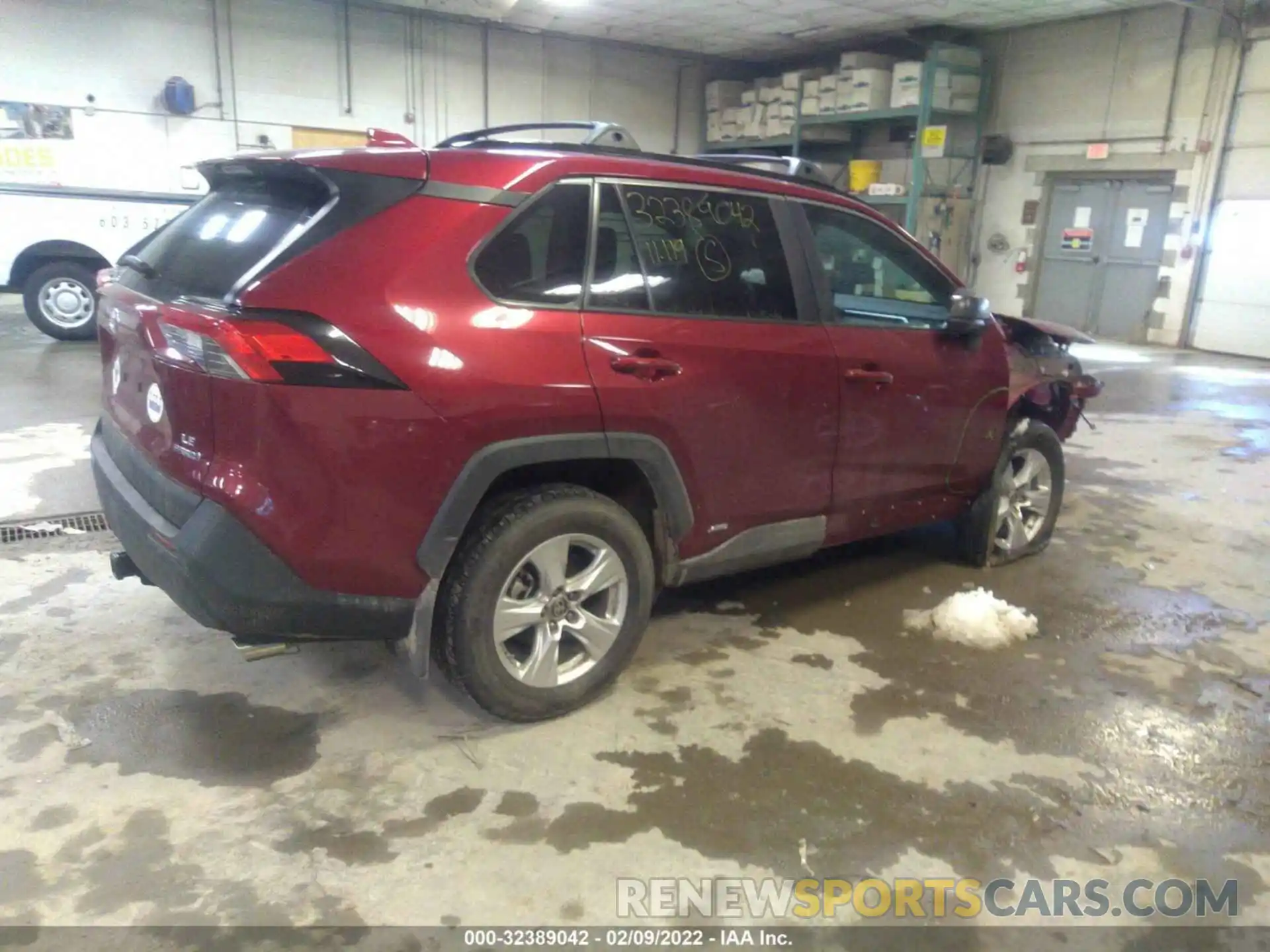 4 Photograph of a damaged car 4T3LWRFV2MU018956 TOYOTA RAV4 2021