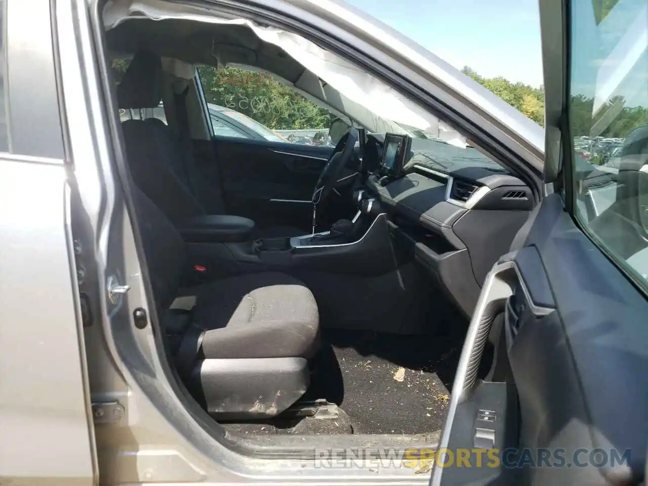 5 Photograph of a damaged car 4T3LWRFV2MU049186 TOYOTA RAV4 2021