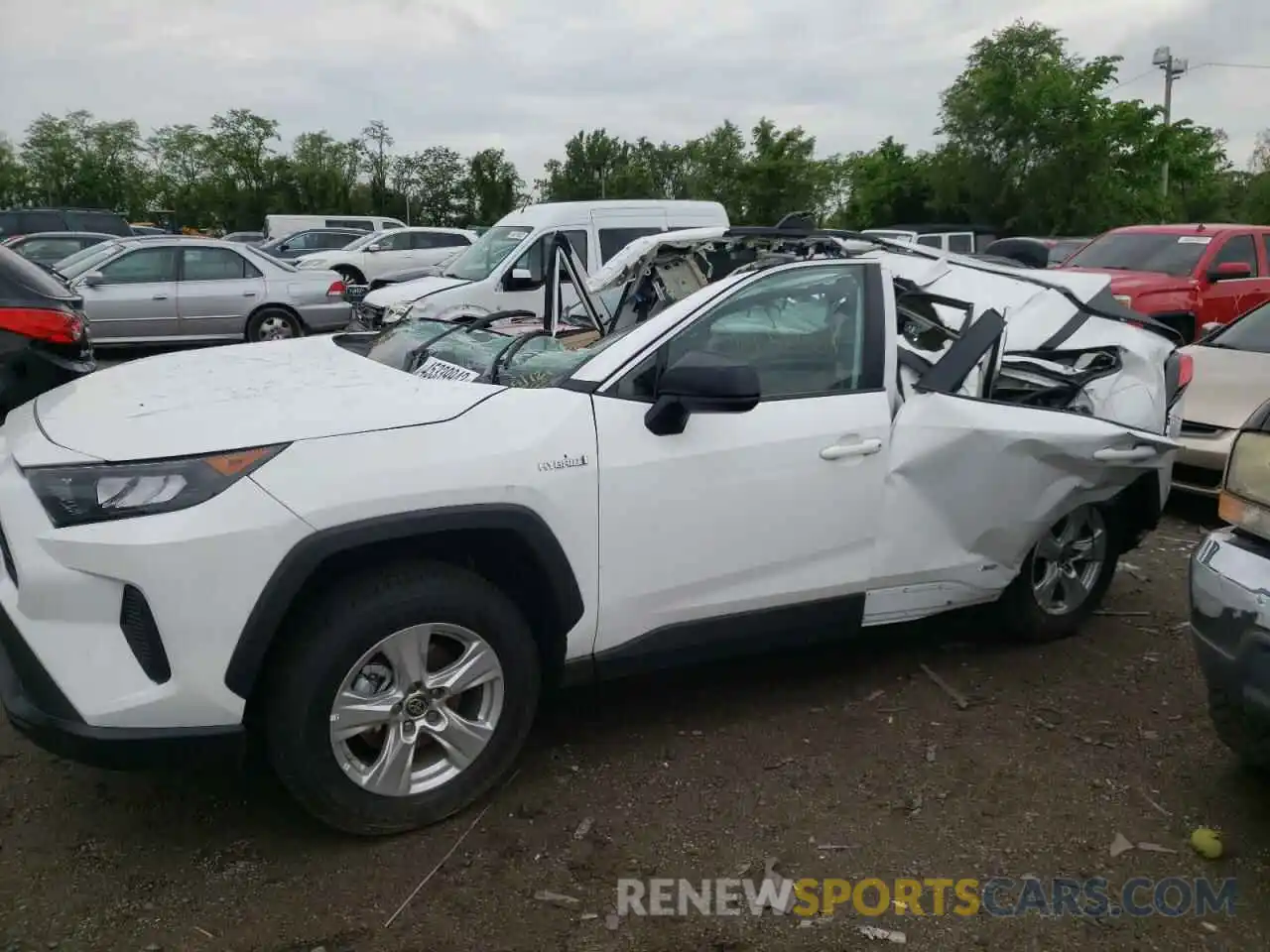 10 Photograph of a damaged car 4T3LWRFV4MU042577 TOYOTA RAV4 2021