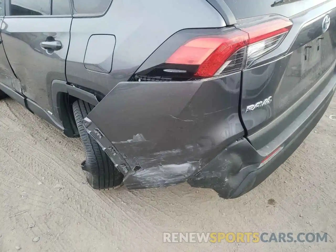 9 Photograph of a damaged car 4T3LWRFV6MU014246 TOYOTA RAV4 2021