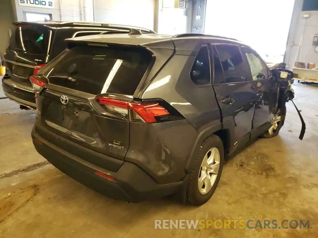 4 Photograph of a damaged car 4T3LWRFV7MU035767 TOYOTA RAV4 2021