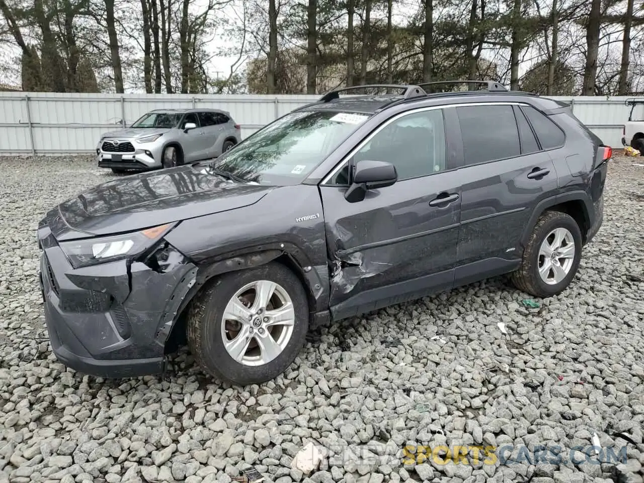 1 Photograph of a damaged car 4T3LWRFV8MU043375 TOYOTA RAV4 2021