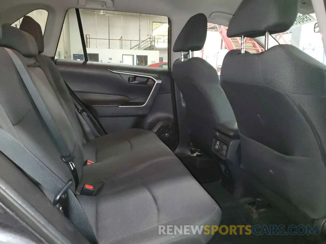 11 Photograph of a damaged car 4T3M6RFV0MU018880 TOYOTA RAV4 2021