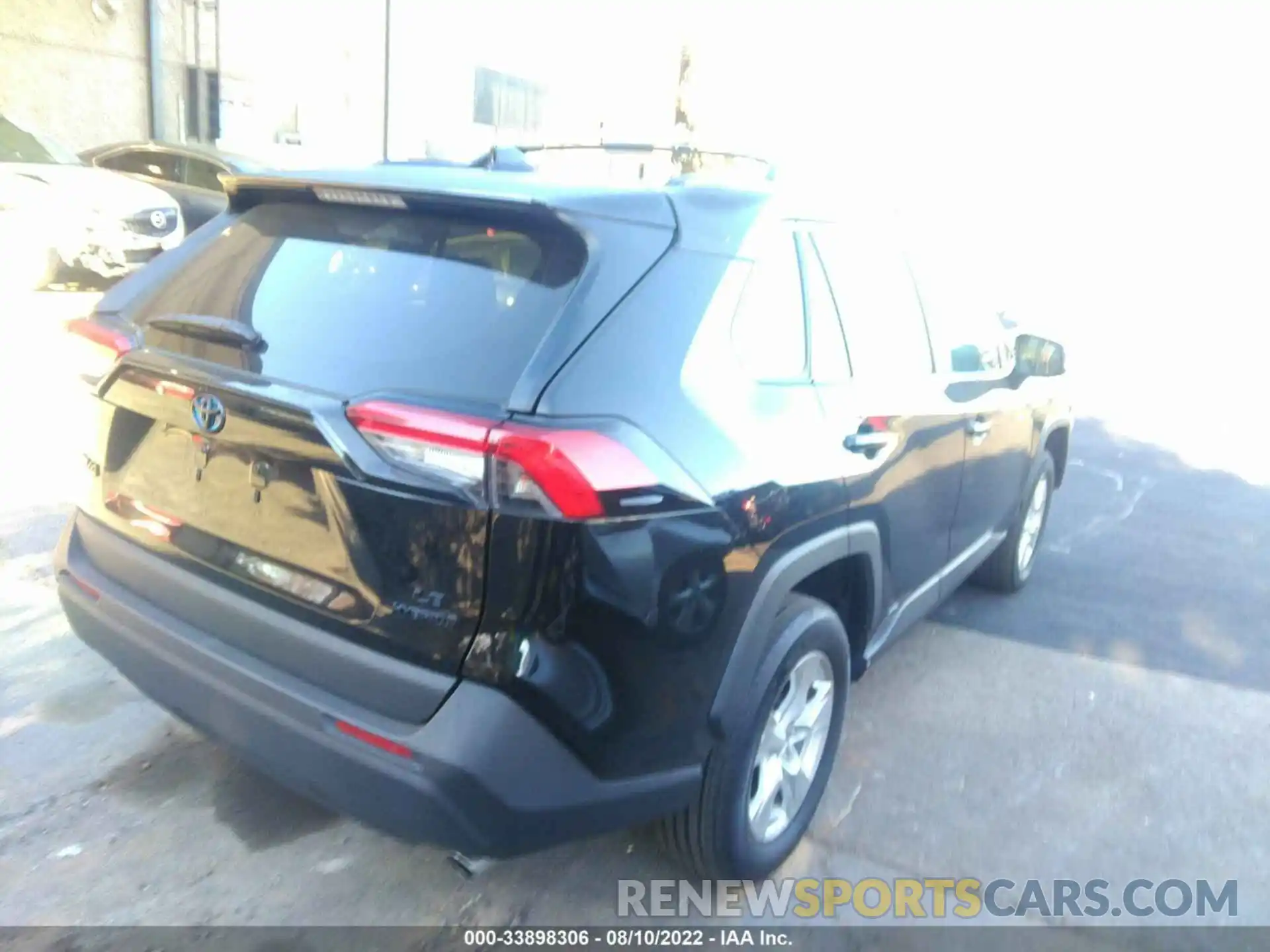 4 Photograph of a damaged car 4T3M6RFV5MU013545 TOYOTA RAV4 2021