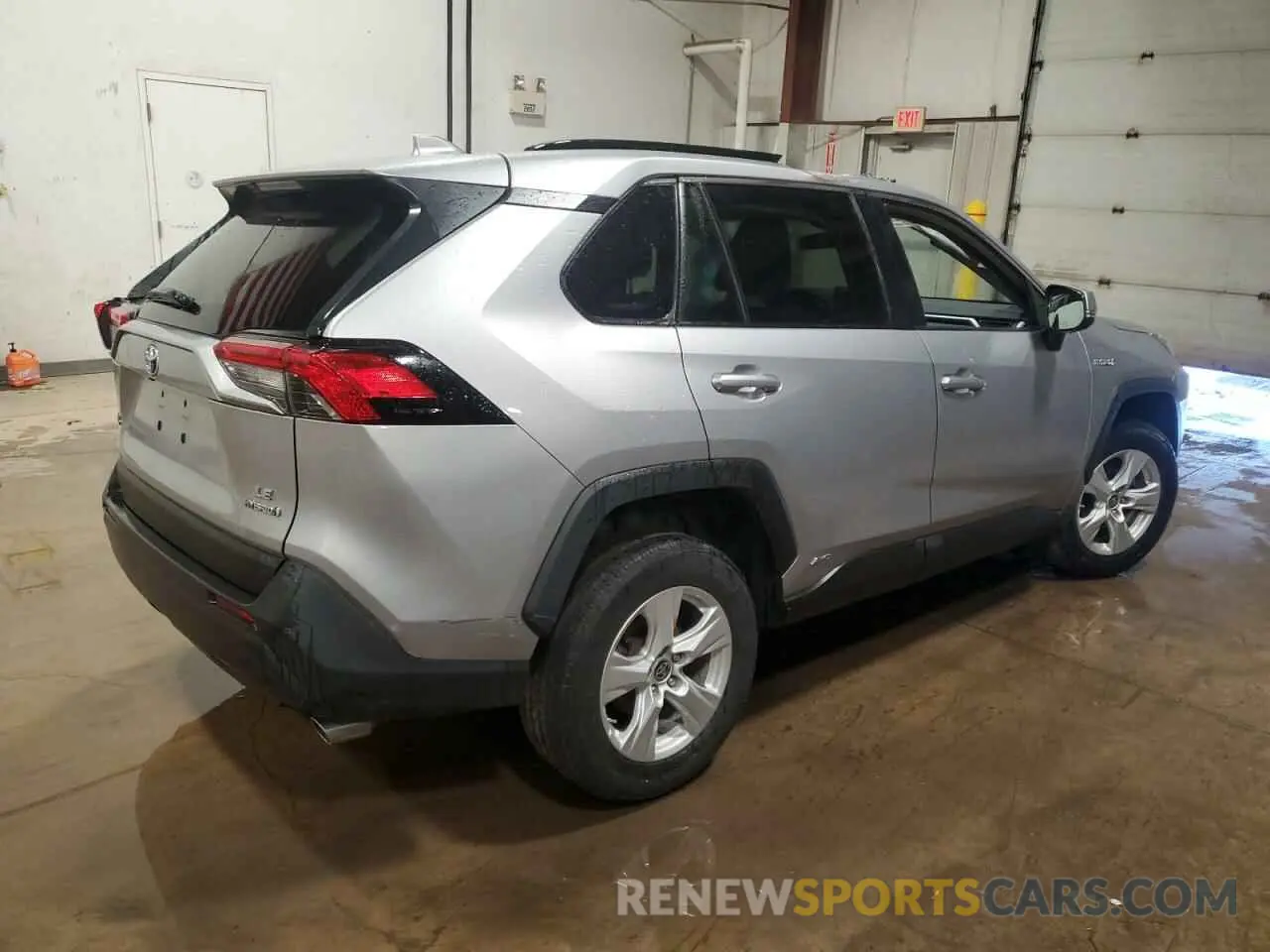 3 Photograph of a damaged car 4T3MWRFV0MU030785 TOYOTA RAV4 2021