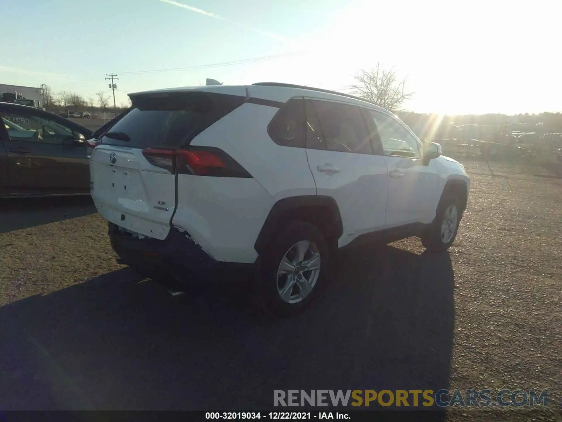 4 Photograph of a damaged car 4T3MWRFV4MU031907 TOYOTA RAV4 2021