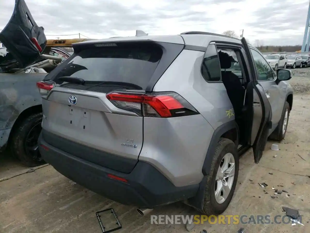 4 Photograph of a damaged car 4T3MWRFV5MU036940 TOYOTA RAV4 2021