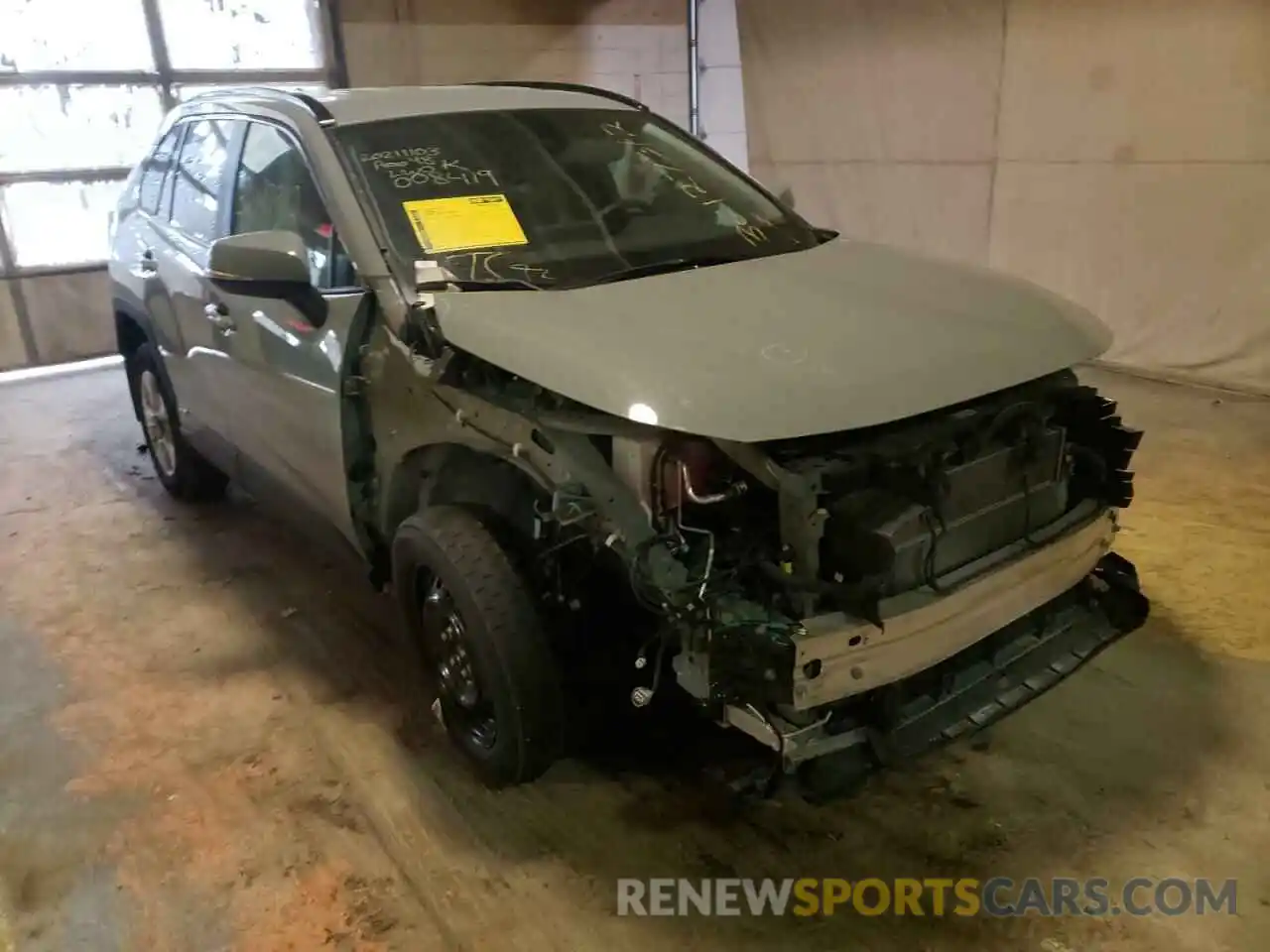 1 Photograph of a damaged car 4T3R6RFV0MU008419 TOYOTA RAV4 2021