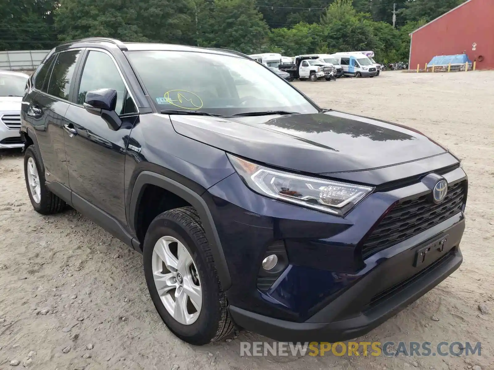 1 Photograph of a damaged car 4T3R6RFV0MU014009 TOYOTA RAV4 2021