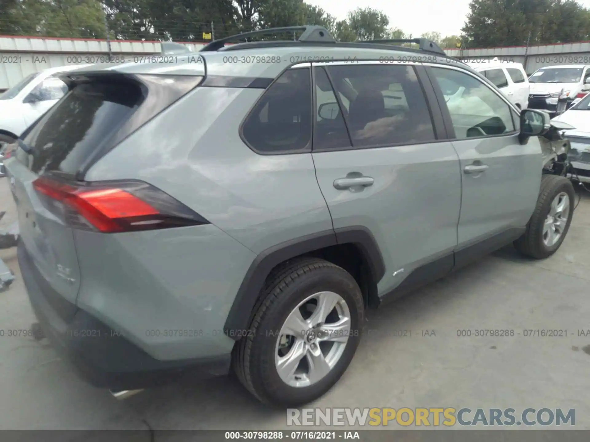 4 Photograph of a damaged car 4T3R6RFV0MU014561 TOYOTA RAV4 2021