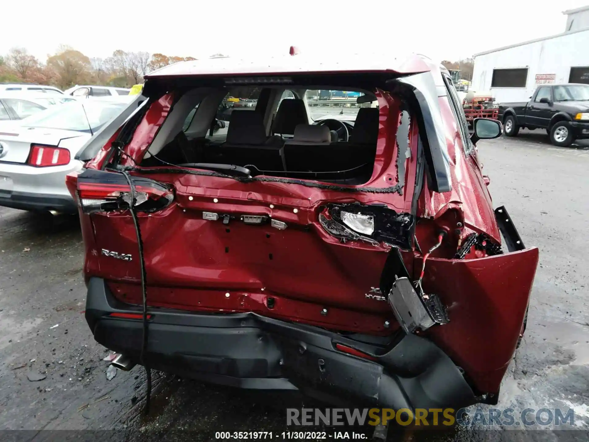 6 Photograph of a damaged car 4T3R6RFV1MU024225 TOYOTA RAV4 2021