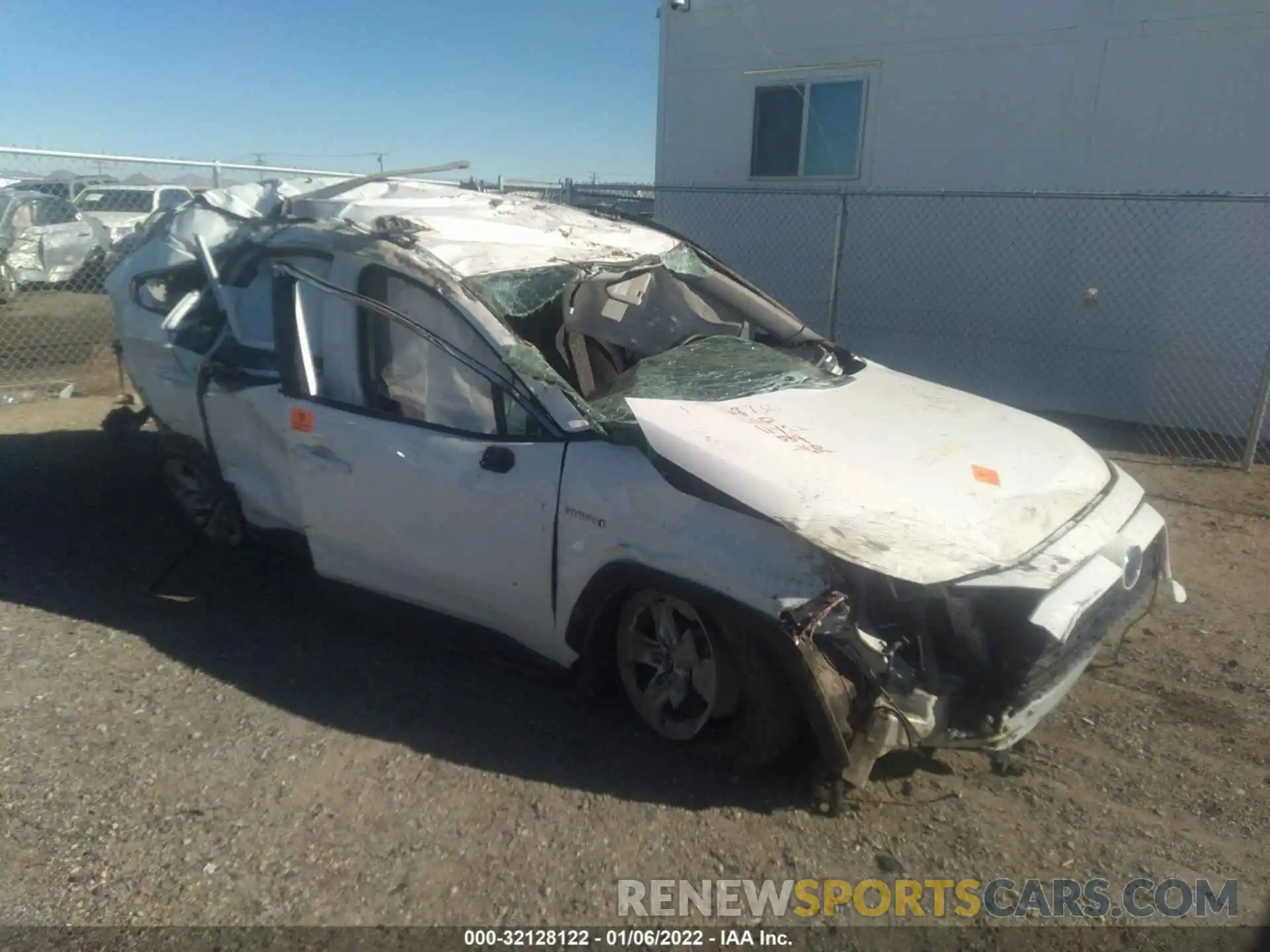 1 Photograph of a damaged car 4T3R6RFV2MU018286 TOYOTA RAV4 2021