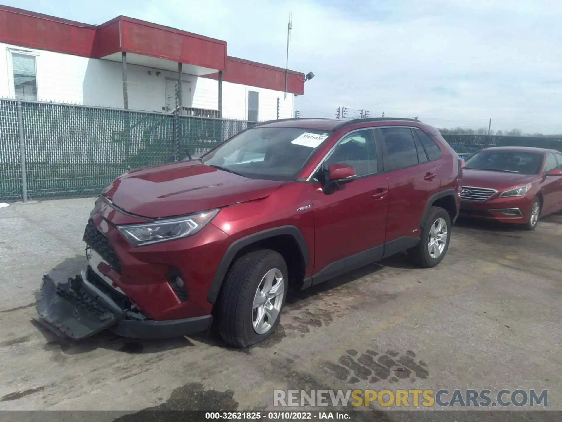 2 Photograph of a damaged car 4T3R6RFV2MU019518 TOYOTA RAV4 2021