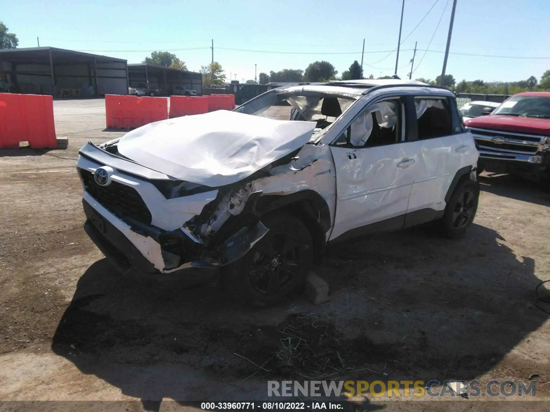 2 Photograph of a damaged car 4T3R6RFV2MU023889 TOYOTA RAV4 2021