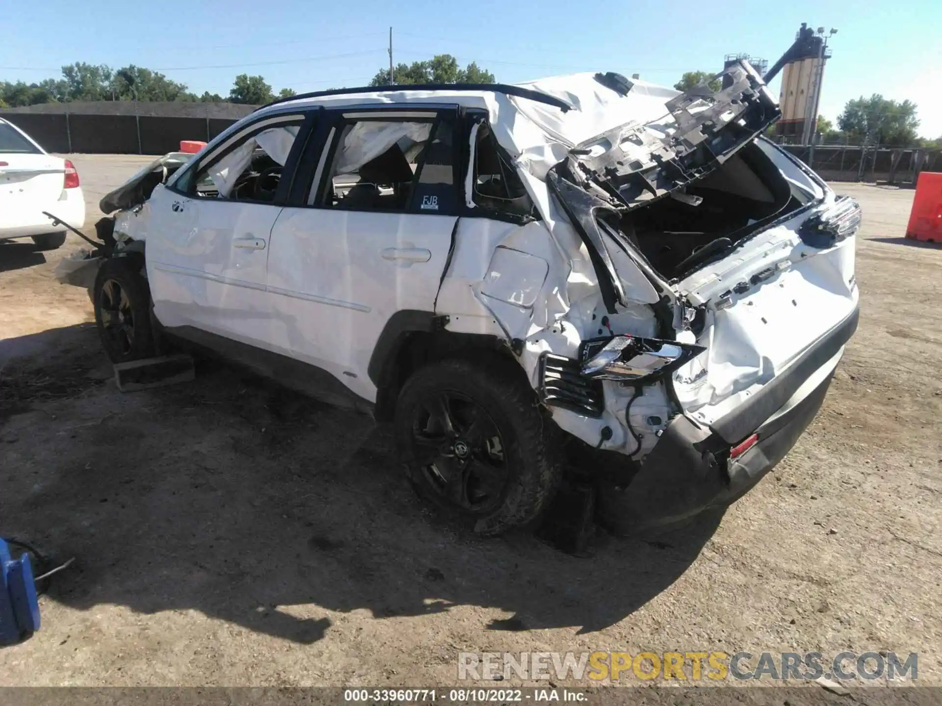 3 Photograph of a damaged car 4T3R6RFV2MU023889 TOYOTA RAV4 2021