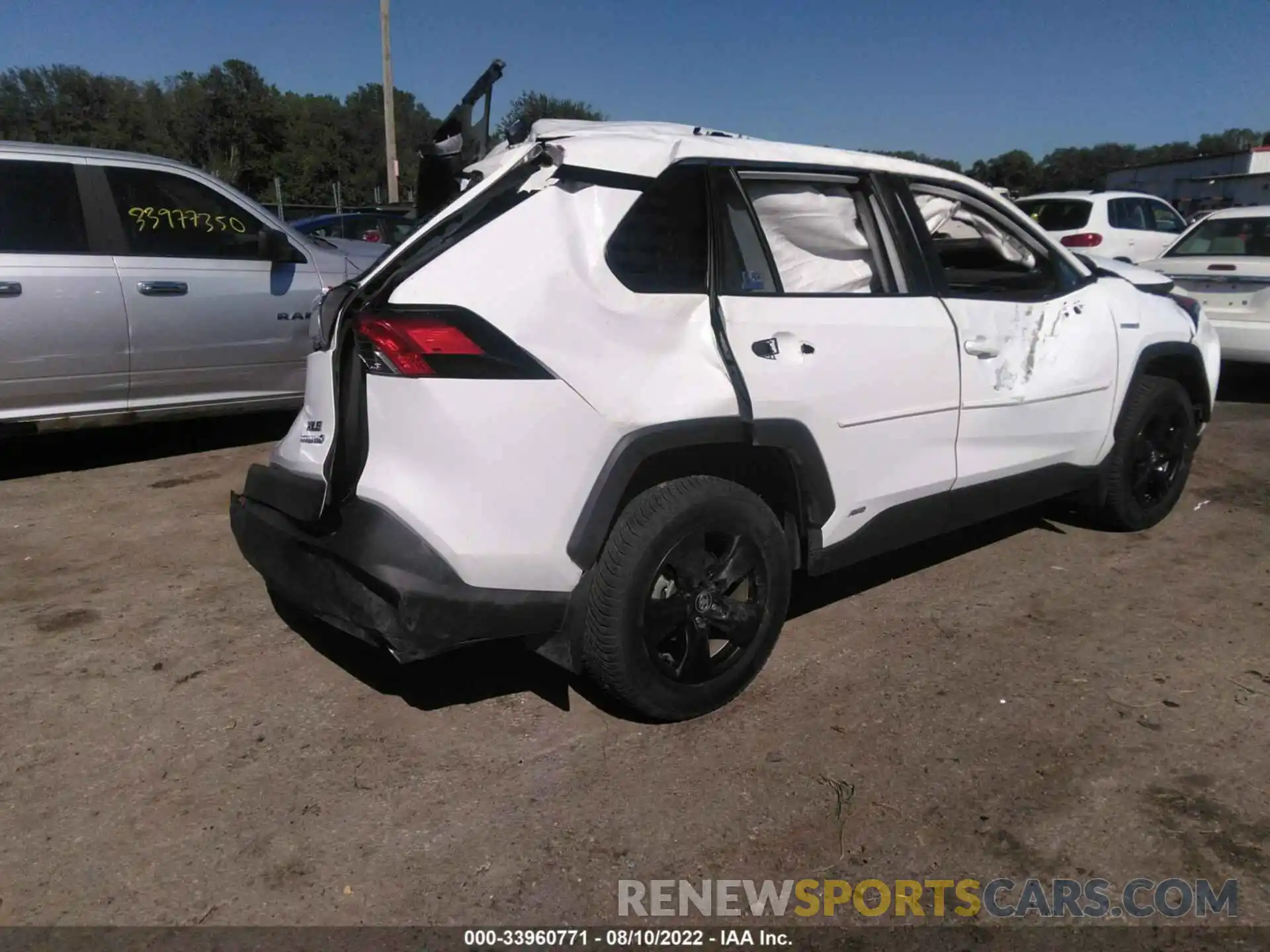 4 Photograph of a damaged car 4T3R6RFV2MU023889 TOYOTA RAV4 2021