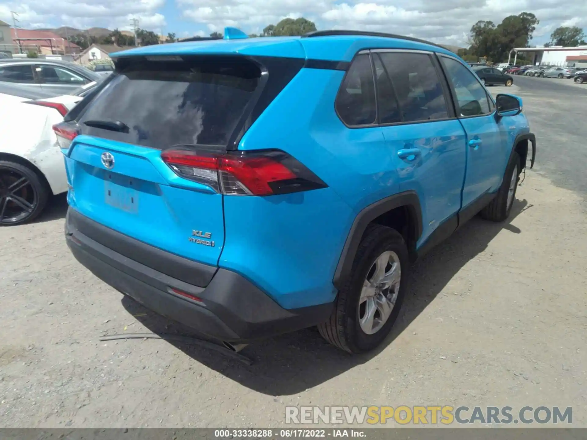 4 Photograph of a damaged car 4T3R6RFV3MU009502 TOYOTA RAV4 2021