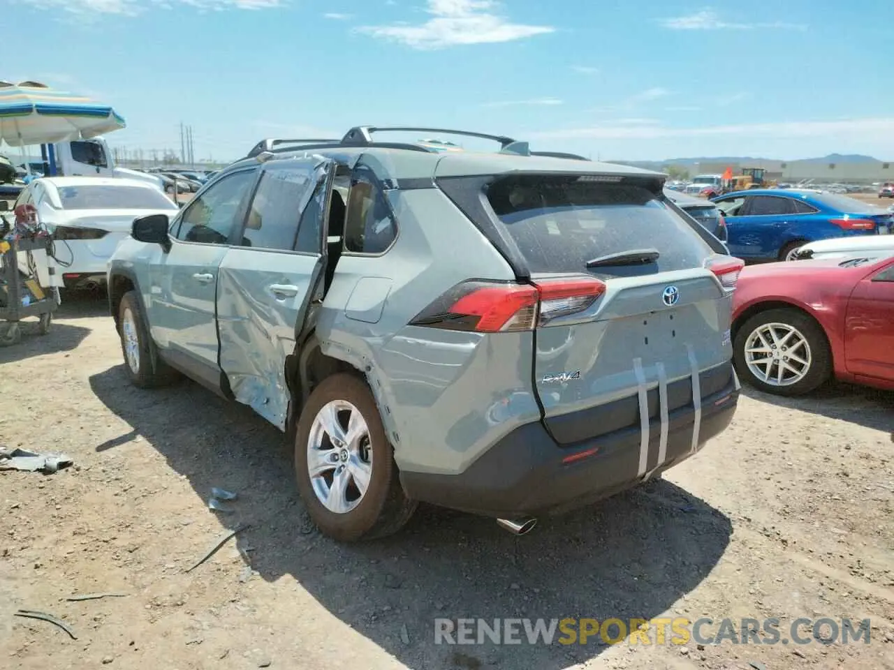 3 Photograph of a damaged car 4T3R6RFV3MU015574 TOYOTA RAV4 2021