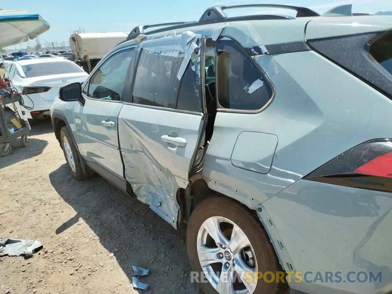9 Photograph of a damaged car 4T3R6RFV3MU015574 TOYOTA RAV4 2021