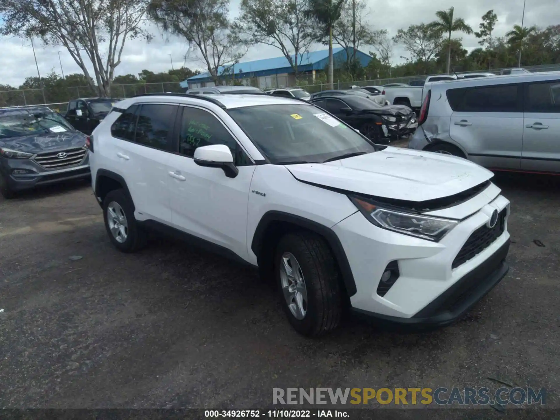 1 Photograph of a damaged car 4T3R6RFV3MU028941 TOYOTA RAV4 2021