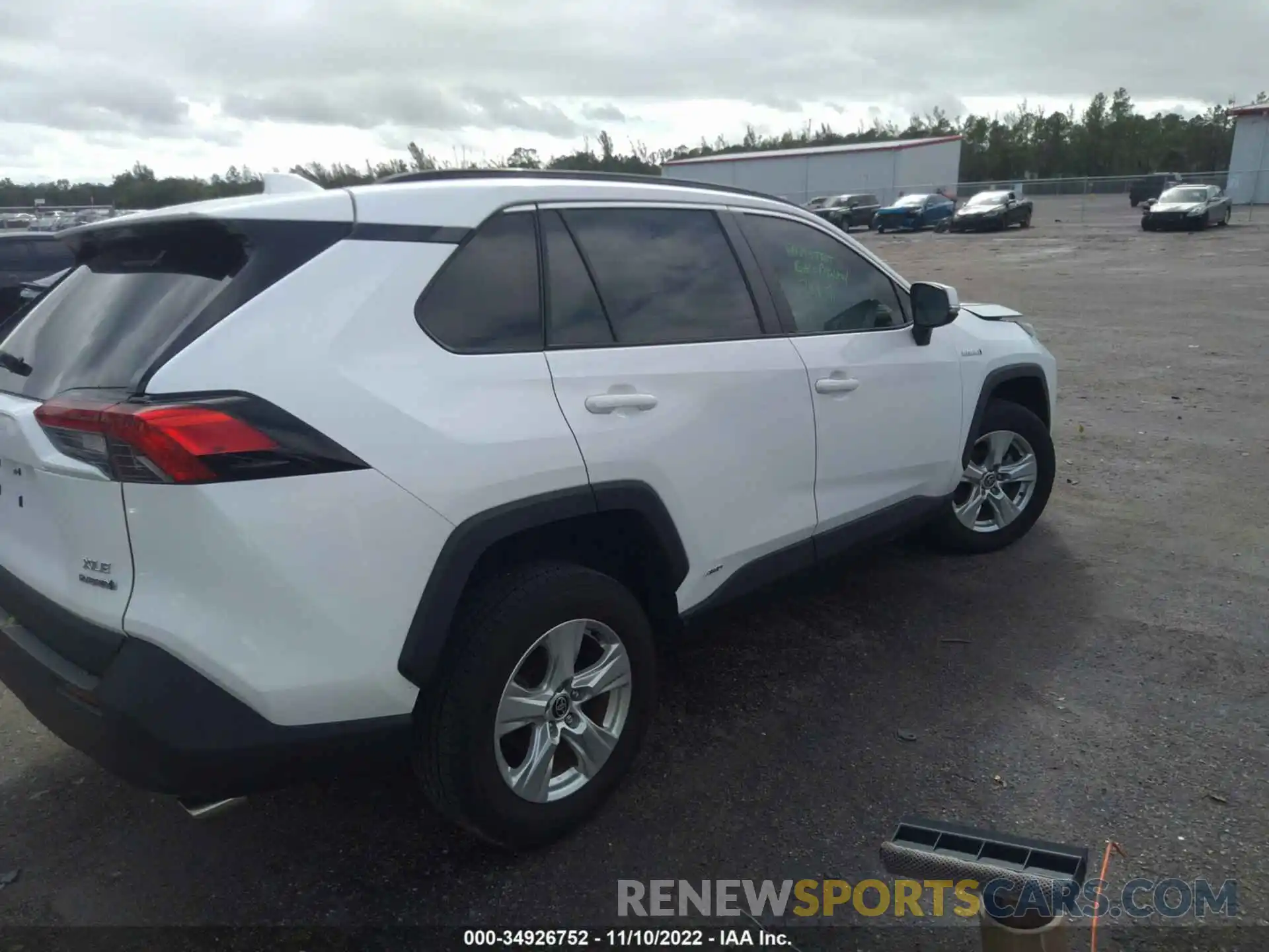 4 Photograph of a damaged car 4T3R6RFV3MU028941 TOYOTA RAV4 2021