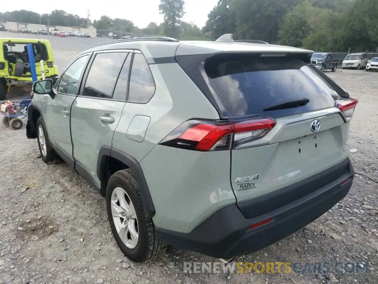 3 Photograph of a damaged car 4T3R6RFV3MU031337 TOYOTA RAV4 2021