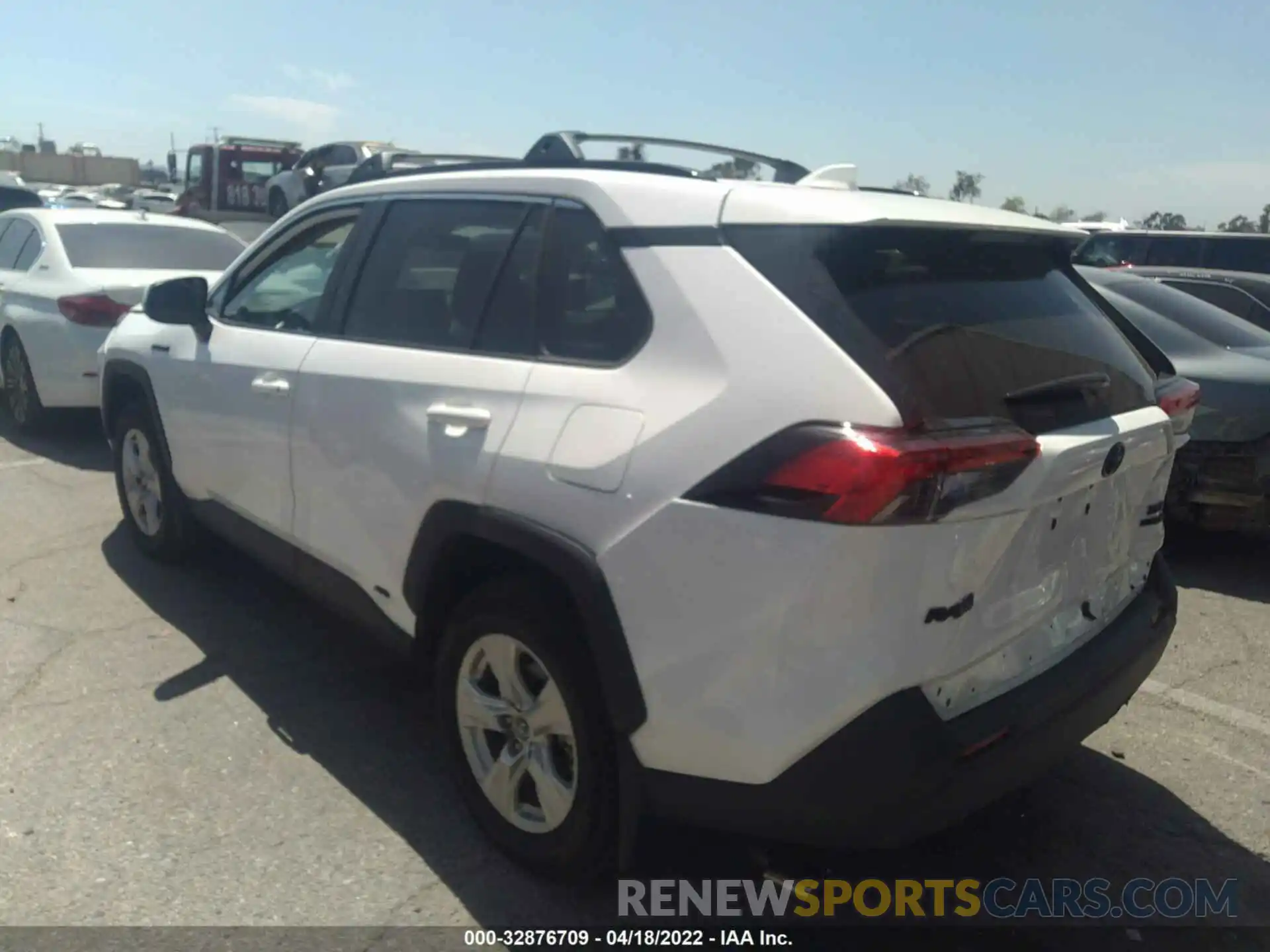 3 Photograph of a damaged car 4T3R6RFV5MU006262 TOYOTA RAV4 2021