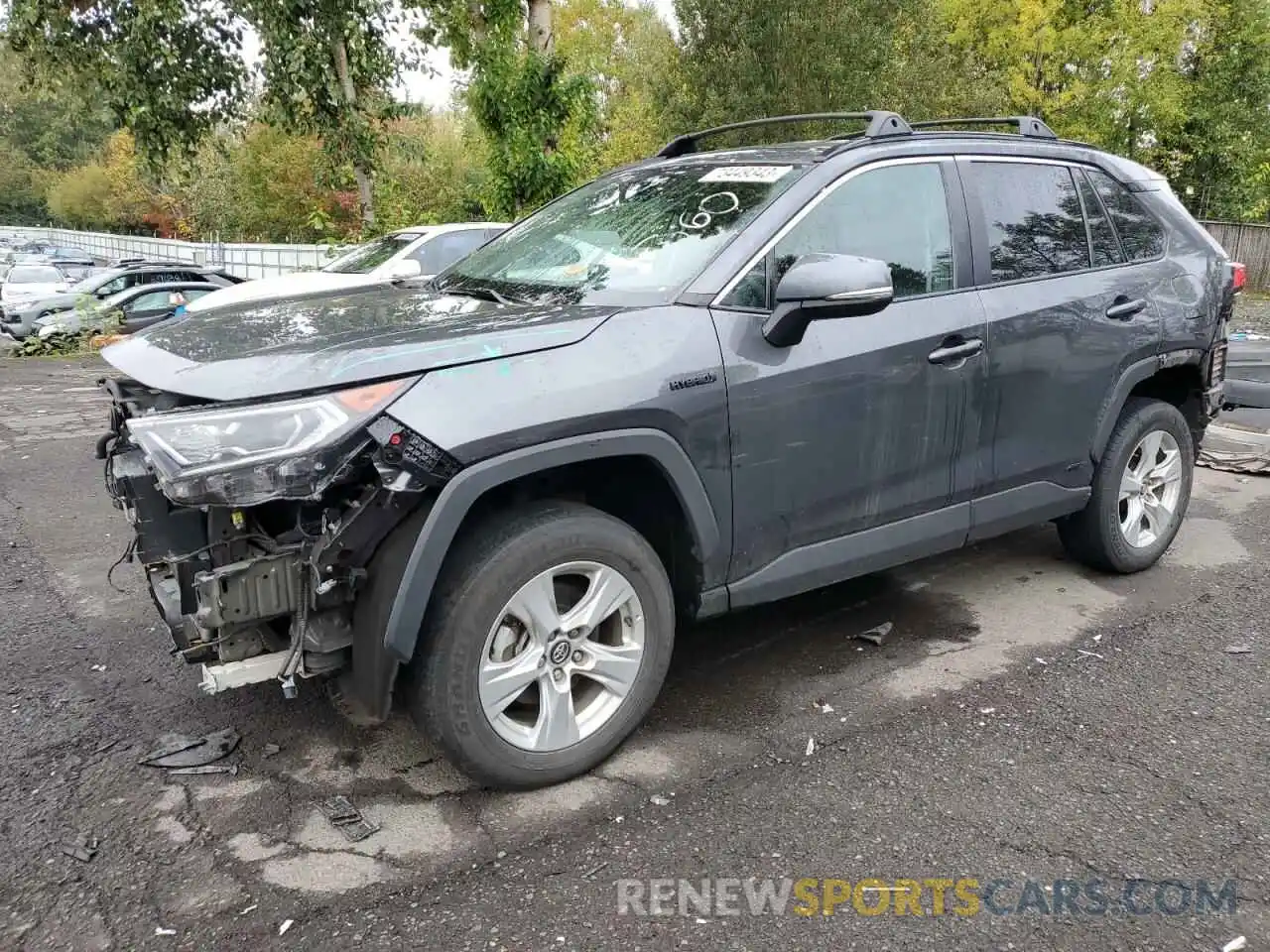 1 Photograph of a damaged car 4T3R6RFV5MU010862 TOYOTA RAV4 2021