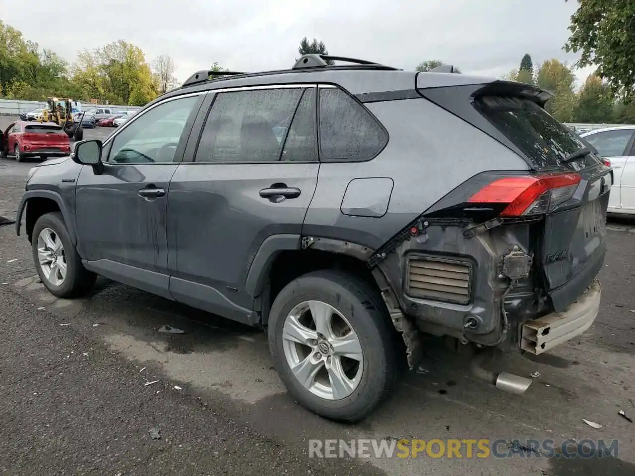 2 Photograph of a damaged car 4T3R6RFV5MU010862 TOYOTA RAV4 2021