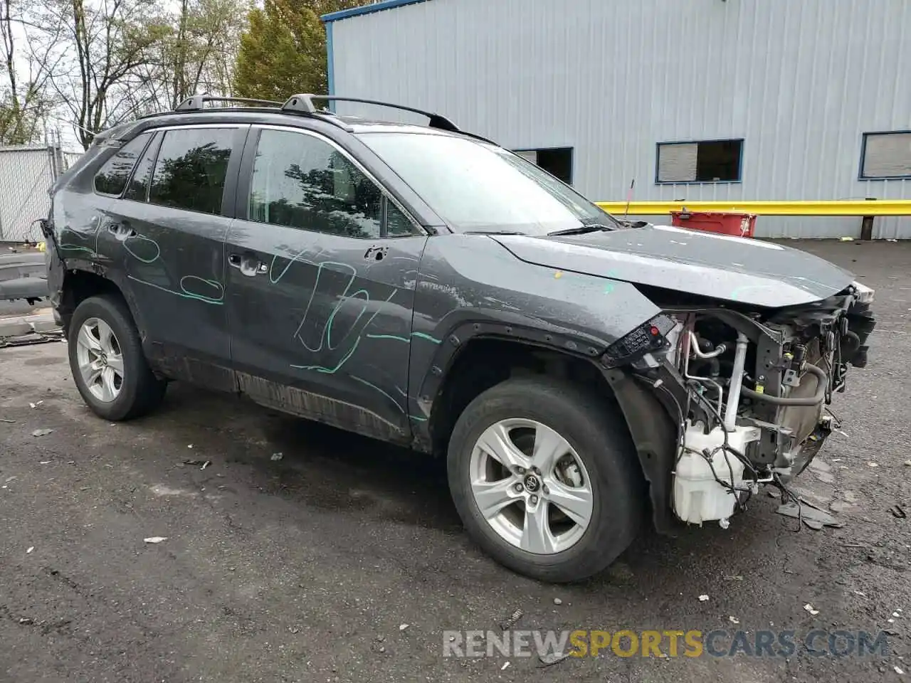 4 Photograph of a damaged car 4T3R6RFV5MU010862 TOYOTA RAV4 2021