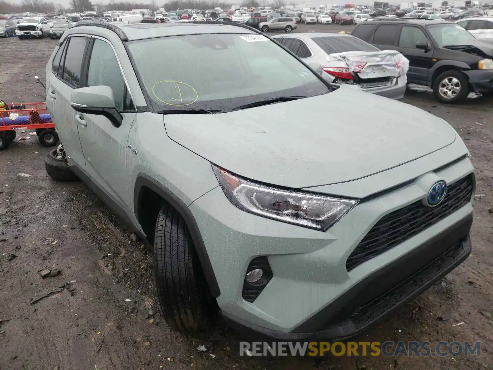 1 Photograph of a damaged car 4T3R6RFV5MU014099 TOYOTA RAV4 2021