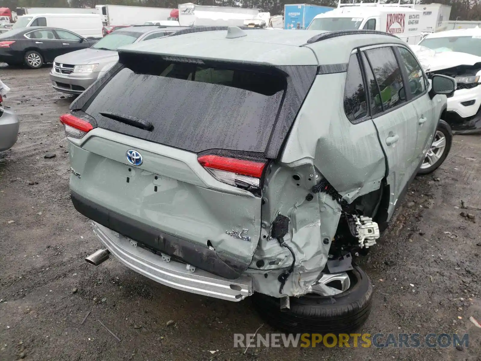 4 Photograph of a damaged car 4T3R6RFV5MU014099 TOYOTA RAV4 2021