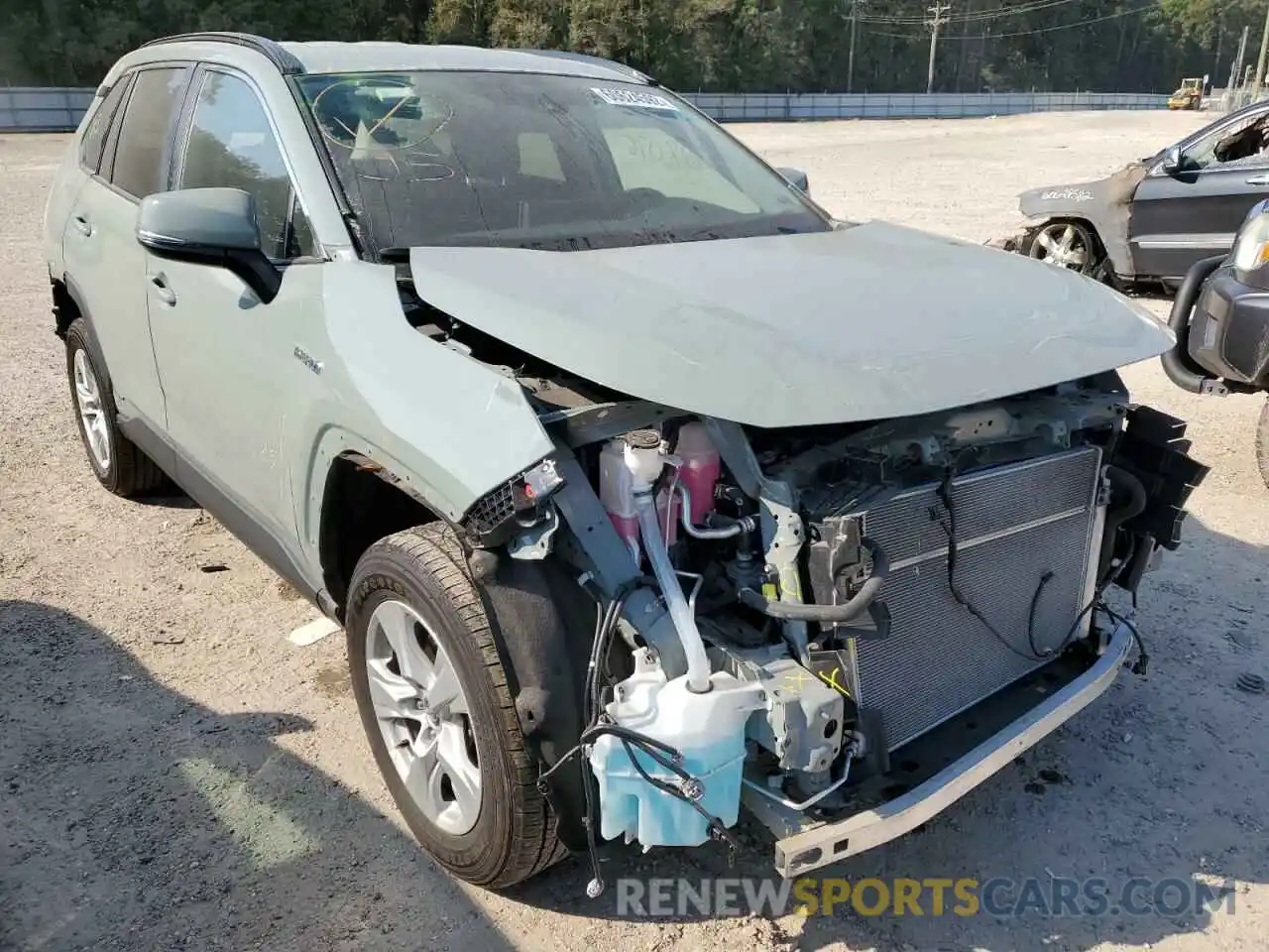 1 Photograph of a damaged car 4T3R6RFV5MU020257 TOYOTA RAV4 2021