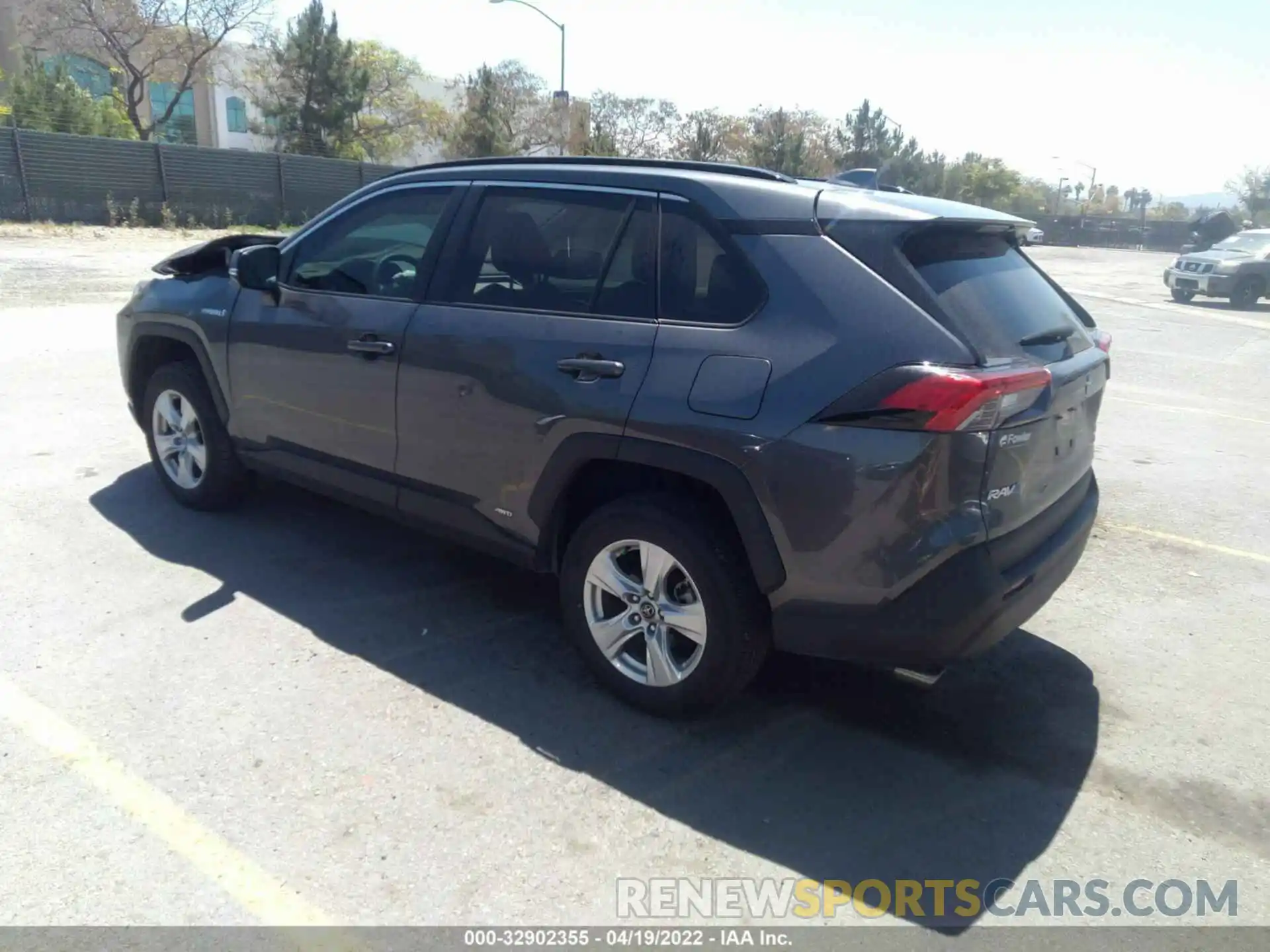 3 Photograph of a damaged car 4T3R6RFV5MU022090 TOYOTA RAV4 2021