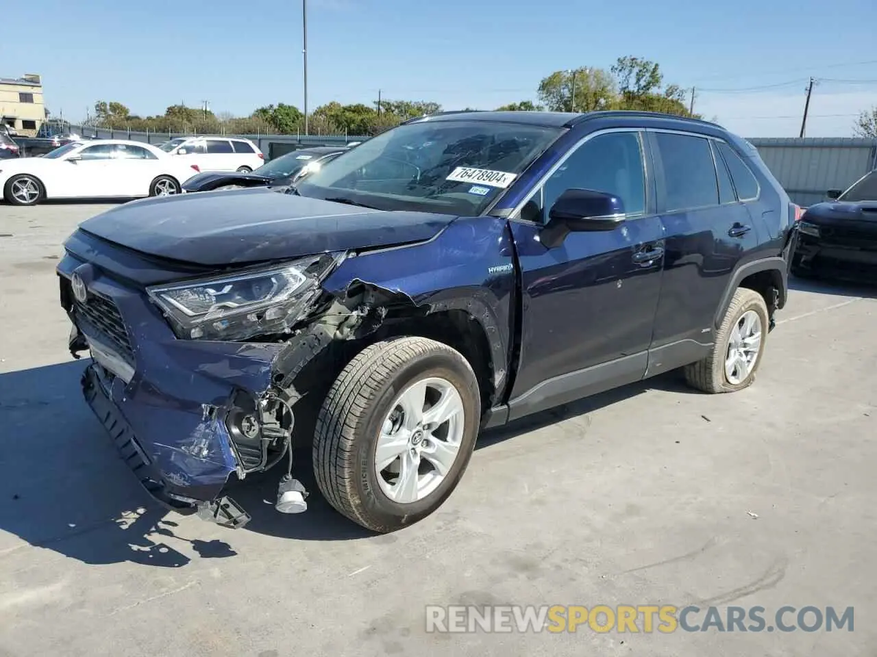1 Photograph of a damaged car 4T3R6RFV6MU017657 TOYOTA RAV4 2021