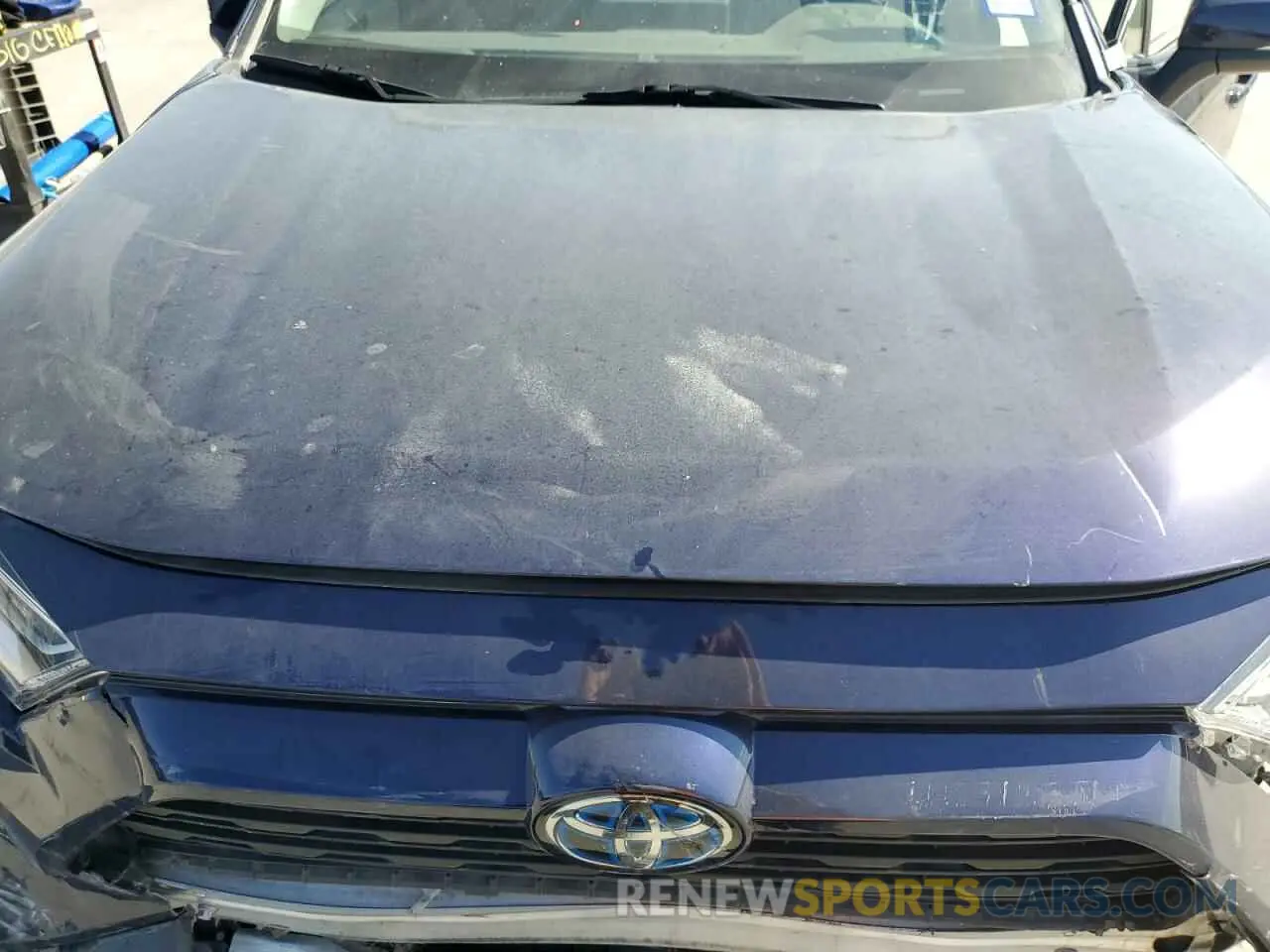 12 Photograph of a damaged car 4T3R6RFV6MU017657 TOYOTA RAV4 2021