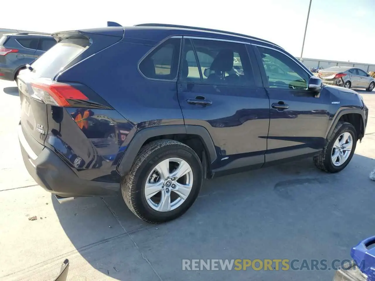 3 Photograph of a damaged car 4T3R6RFV6MU017657 TOYOTA RAV4 2021