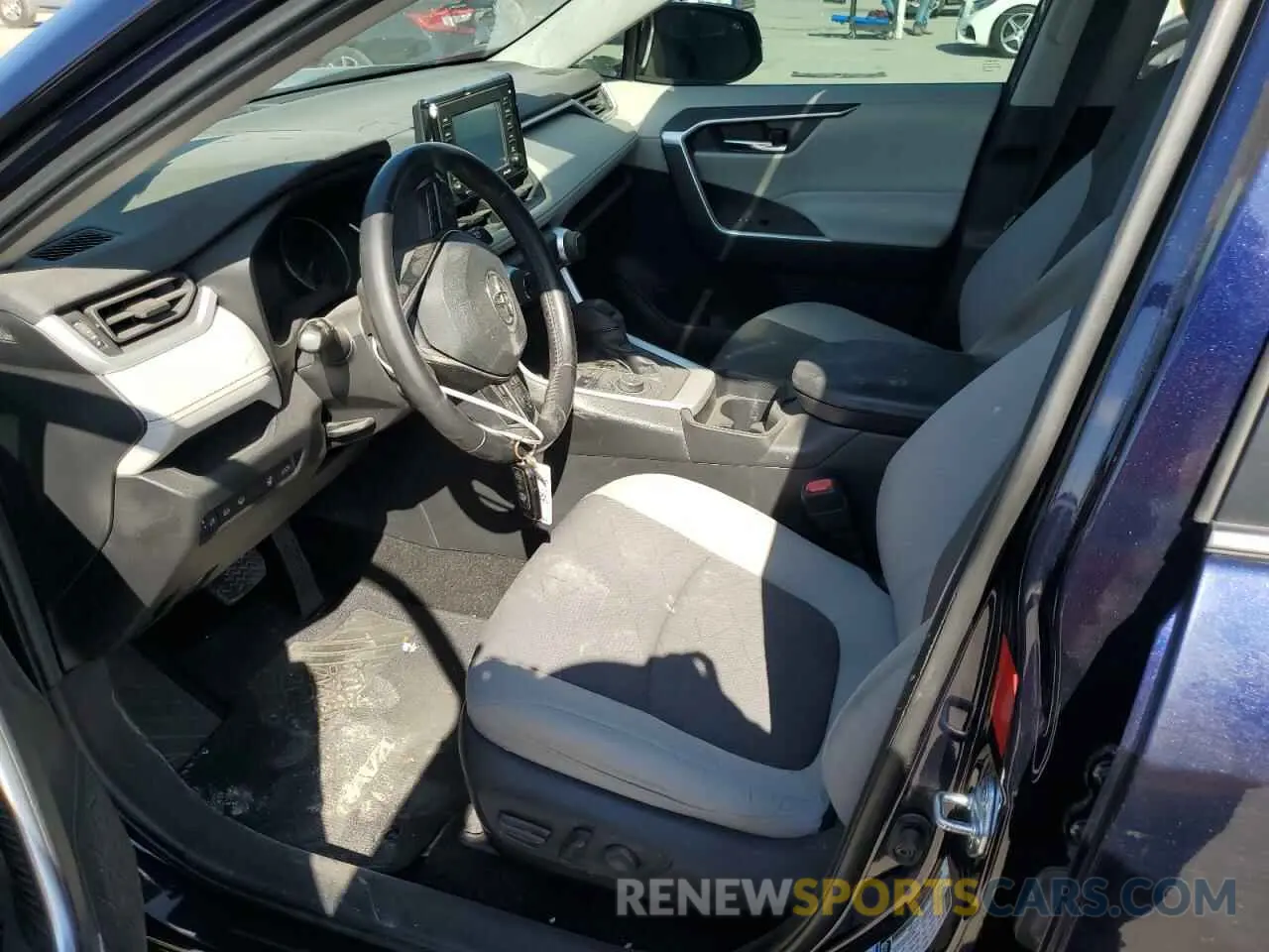 7 Photograph of a damaged car 4T3R6RFV6MU017657 TOYOTA RAV4 2021